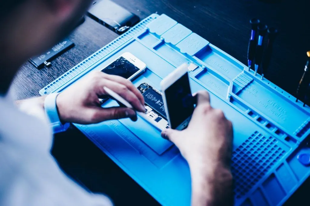 Curso de reparación de iPhone y microsoldadura presencial y personalizado
